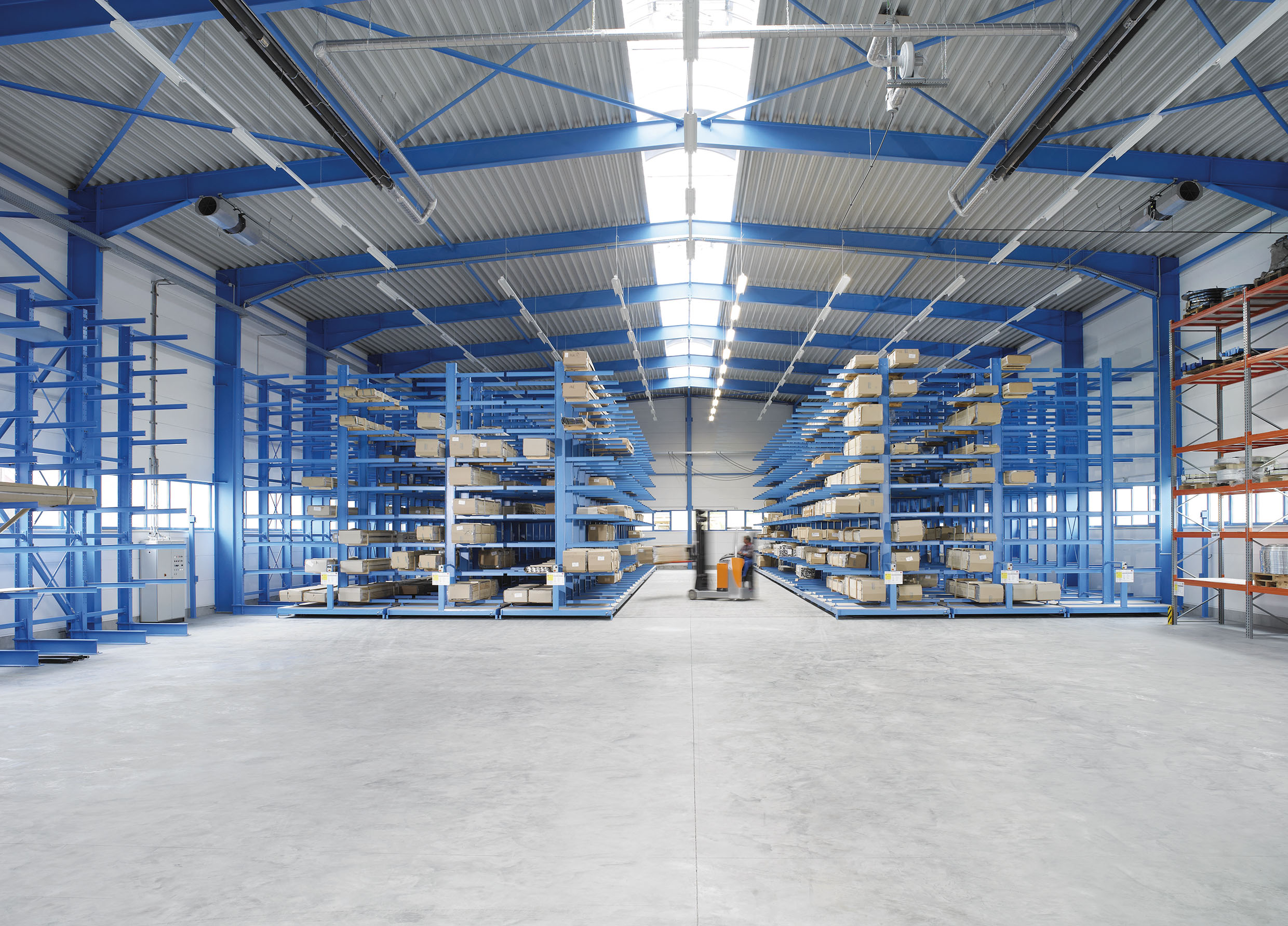 Magazijn garage werkplaats inrichting