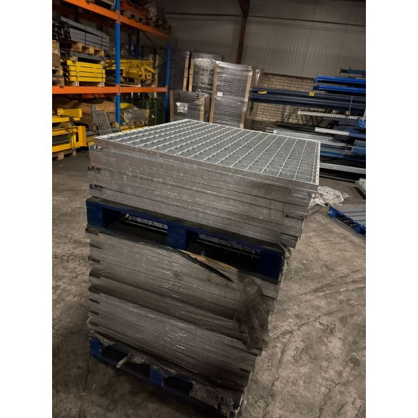 Persrooster - 1120 x 1050 mm (bxd) - set 22 stuks - gebruikt