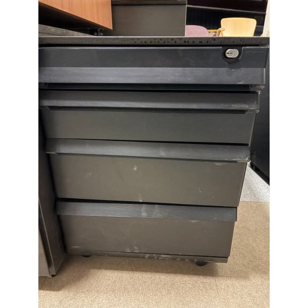 Ladeblok gebruikt - 570 x 420 x 750 mm (hxbxd) Zwart