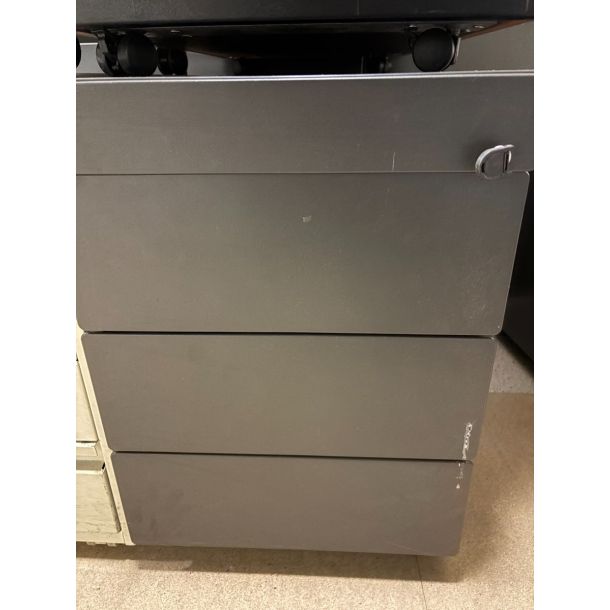 Ladeblok gebruikt - 590 x 410 x 790 mm (hxbxd) Zwart