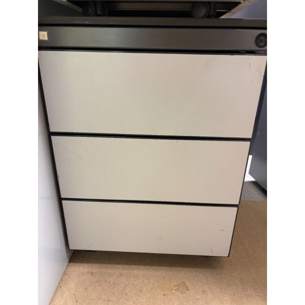 Ladeblok gebruikt - 570 x 405 x 745 mm (hxbxd) Wit