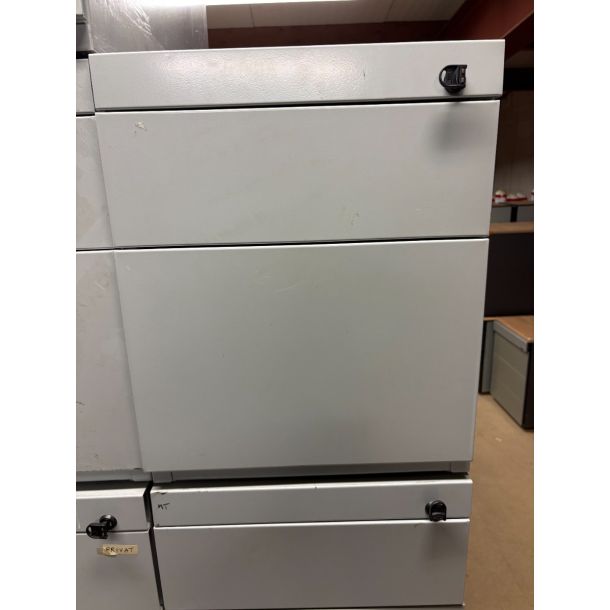 Ladeblok gebruikt - 535 x 435 x 790 mm (hxbxd) Grijs